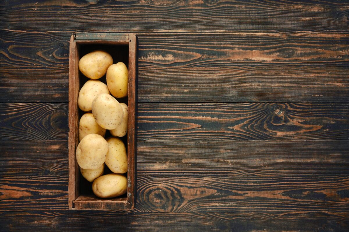 Kartoffeln auf dem Tisch